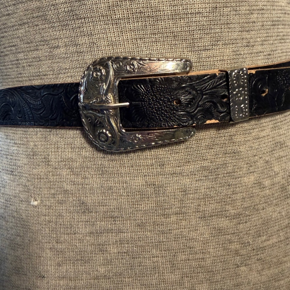 Vintage Western Black Embossed Leather‎ Belt Silver Longhorn Bull Buckle Floral